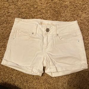 American Eagle White Stretch Denim Shorts Size 00